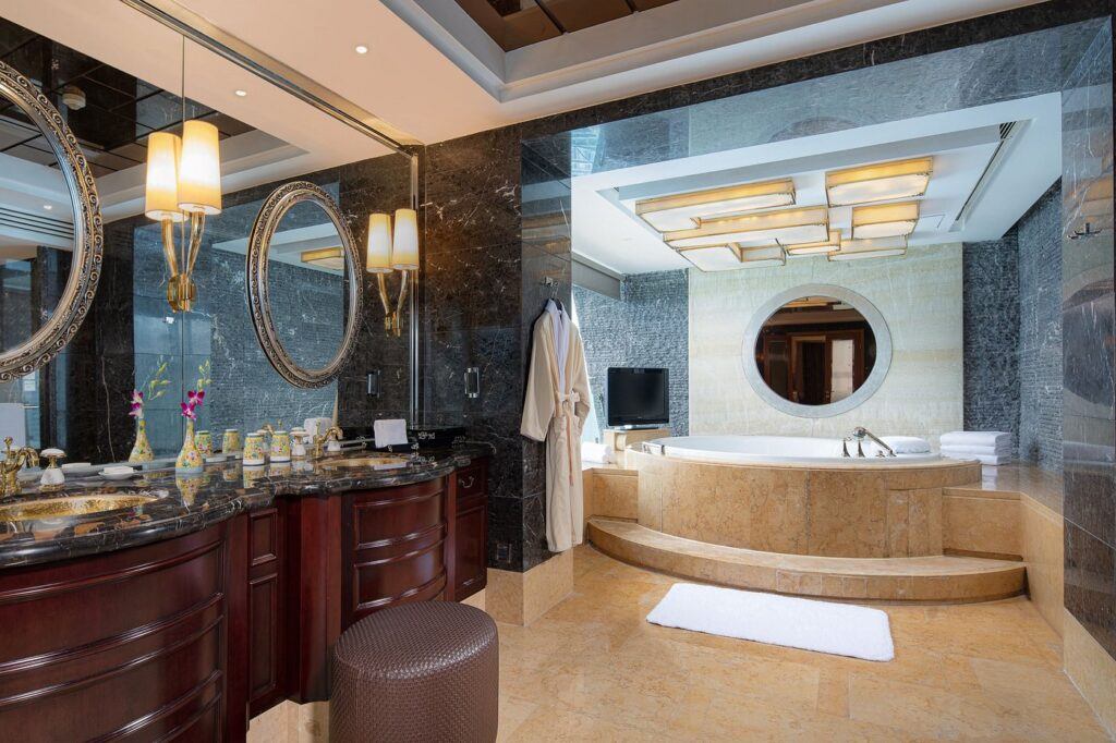 Modern bathroom in Chengdu hotel